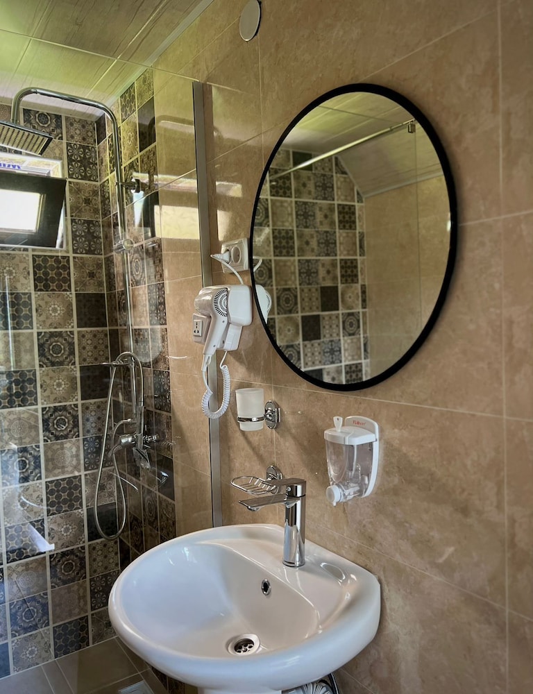 twin cottages kazbegi