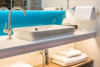 holiday inn express bodmin victoria junction an ihg hotel