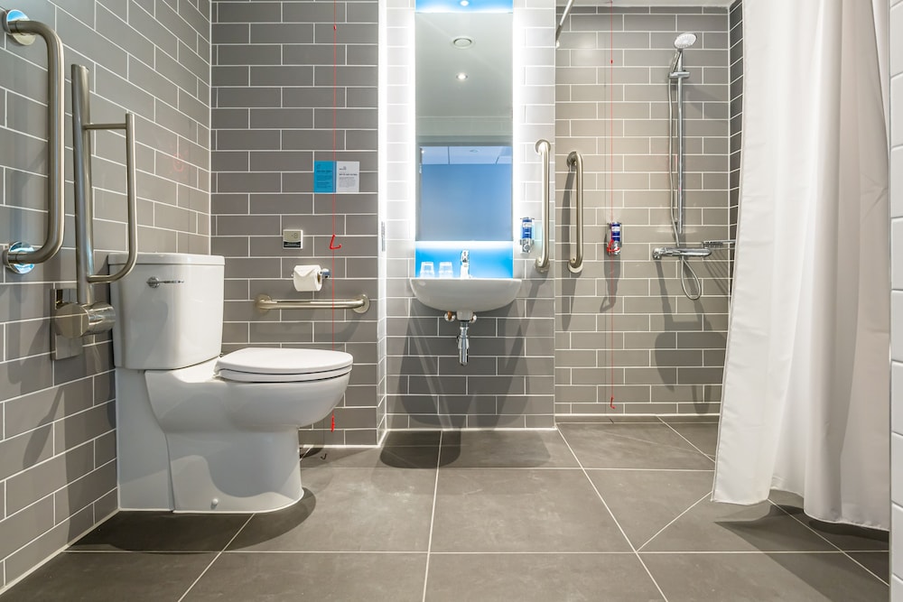 holiday inn express bodmin victoria junction an ihg hotel