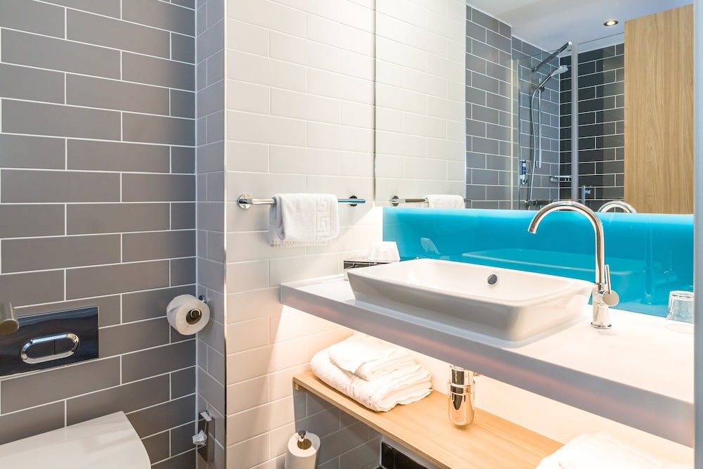 holiday inn express bodmin victoria junction an ihg hotel