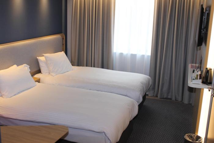 holiday inn express bodmin victoria junction an ihg hotel