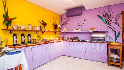 pousada azul da cor do mar