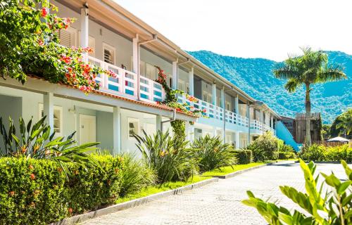 pousada azul da cor do mar