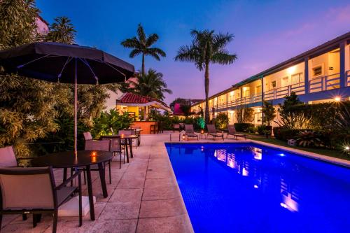 pousada azul da cor do mar