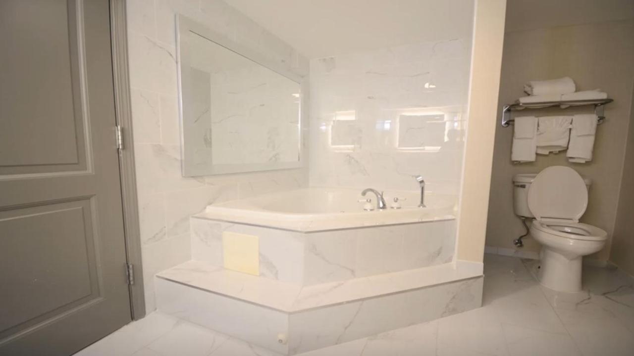 holiday inn hazlet by ihg