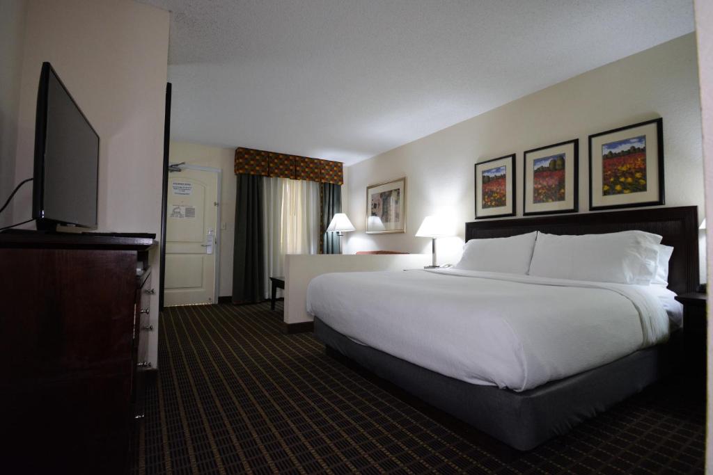 holiday inn hazlet by ihg