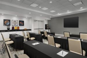 hilton garden inn huntsville space center