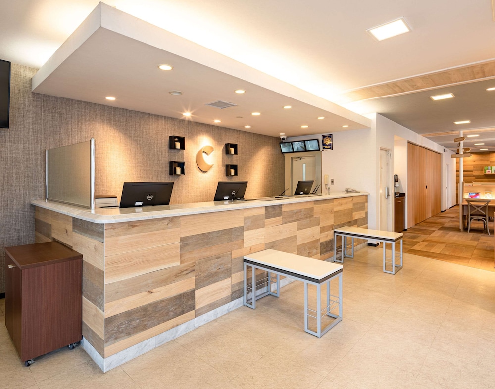 comfort hotel saga