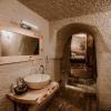 young cave hotel