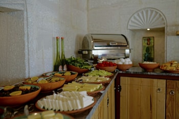 design cave hotel