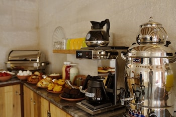 design cave hotel