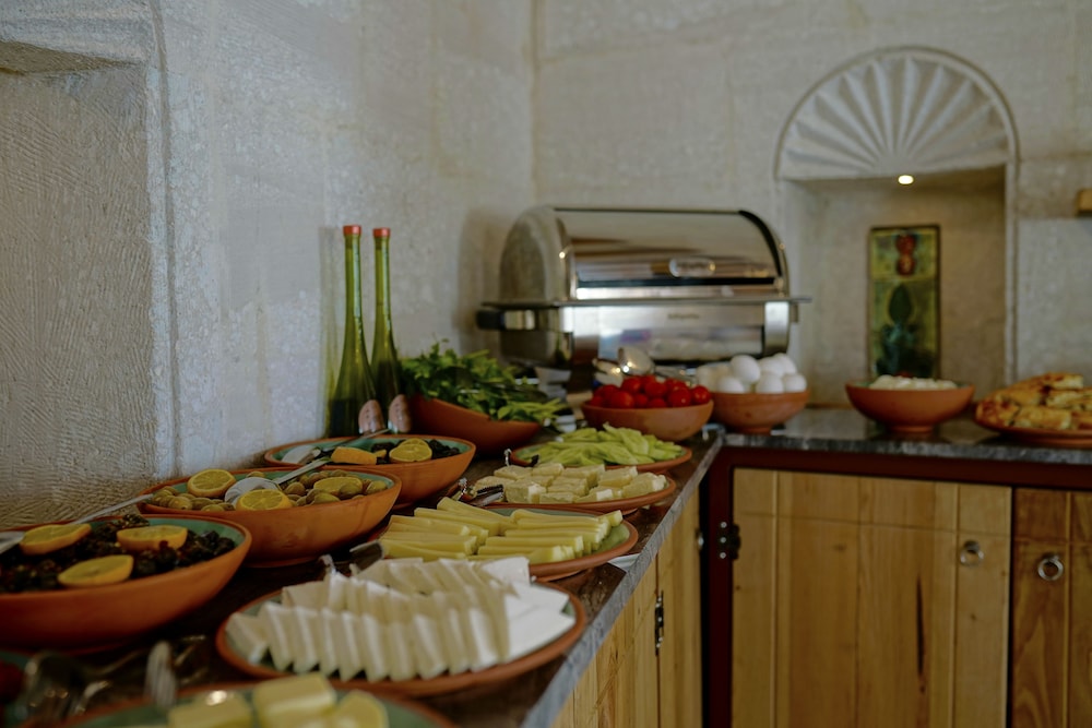 design cave hotel