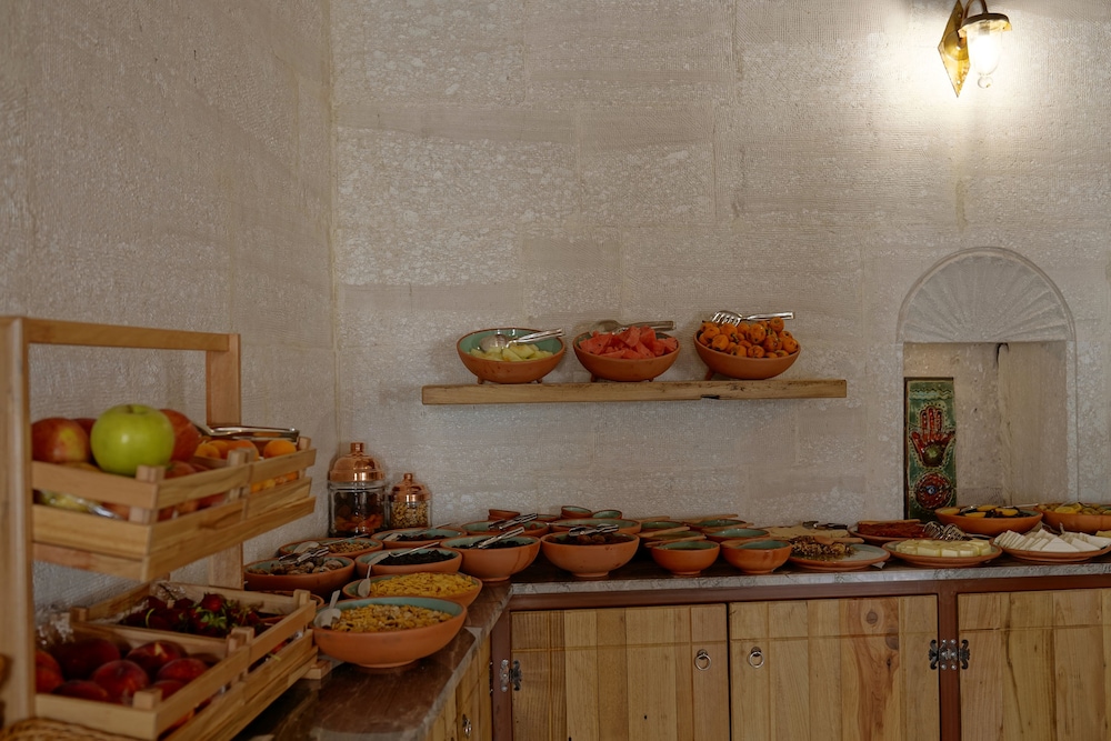 design cave hotel