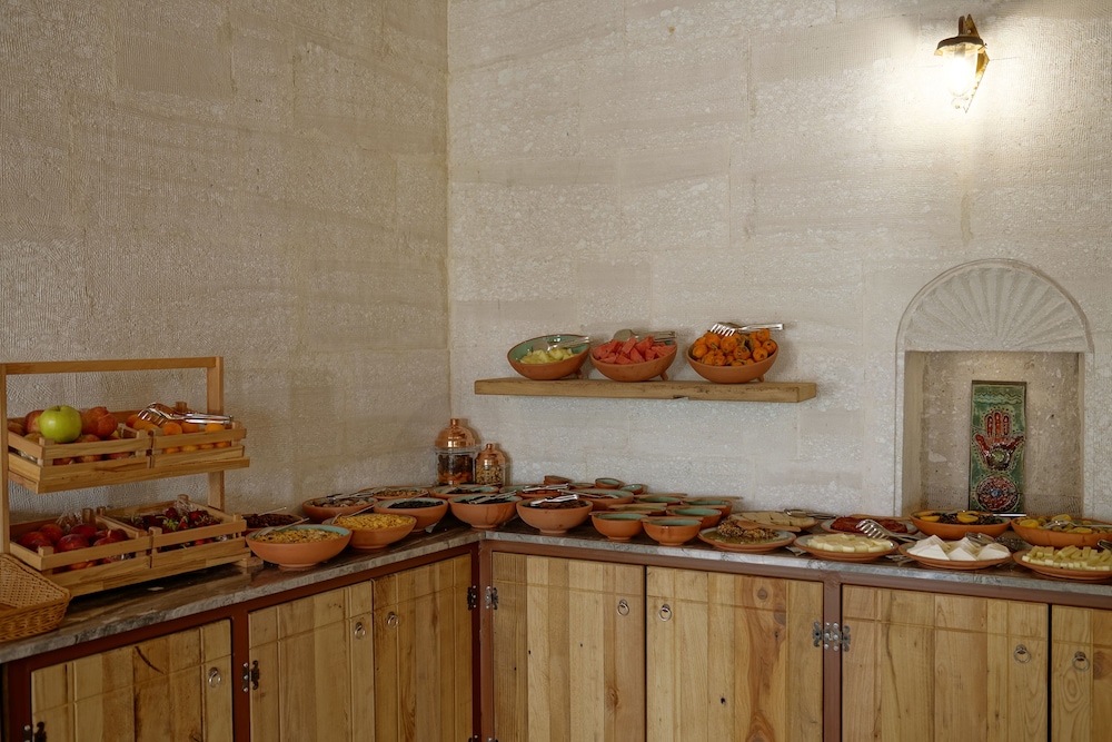 design cave hotel