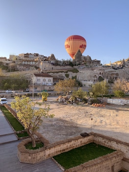 design cave hotel