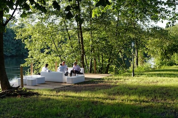 hotel du lac foix