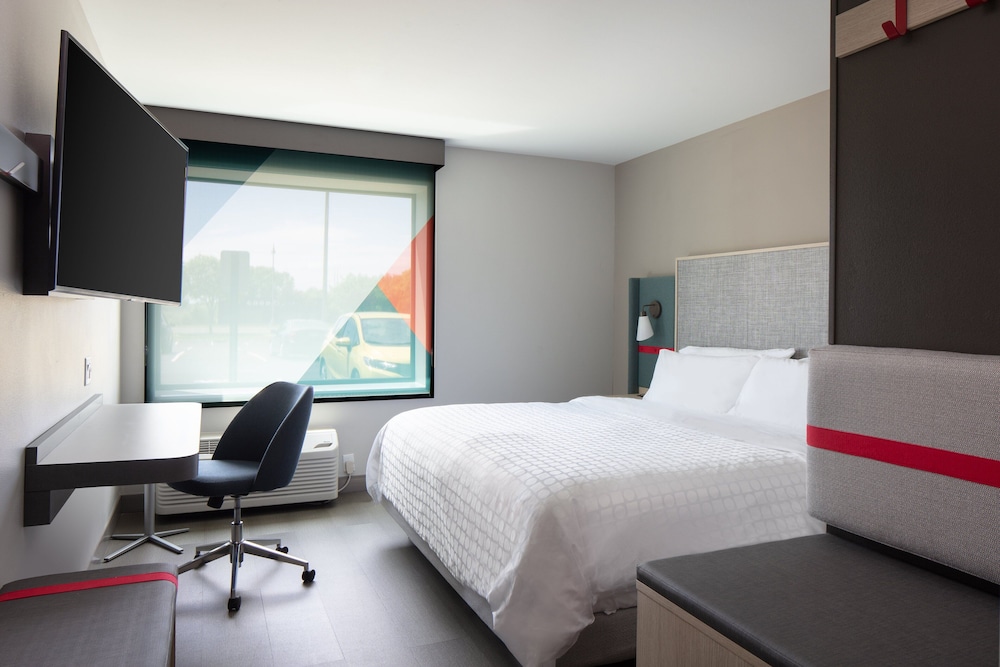 avid hotels madison monona an ihg hotel