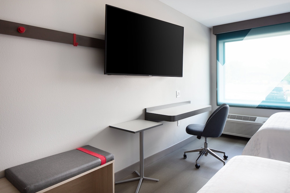 avid hotels madison monona an ihg hotel