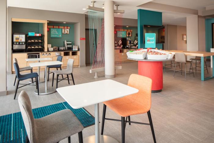 avid hotels madison monona an ihg hotel