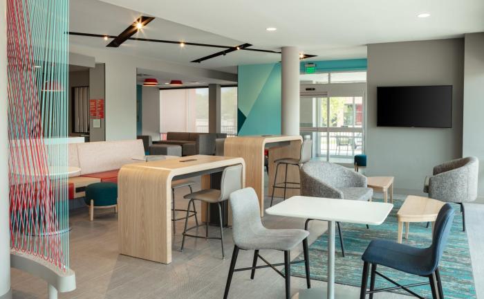 avid hotels madison monona an ihg hotel