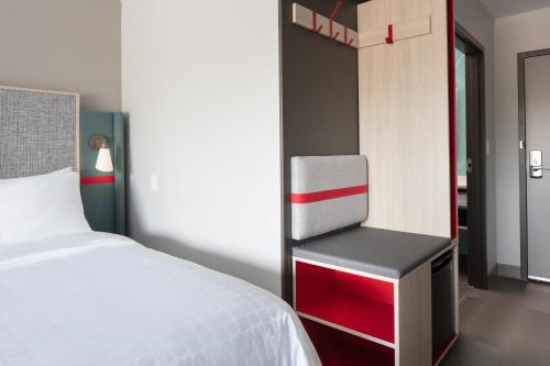 avid hotels madison monona an ihg hotel