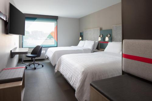 avid hotels madison monona an ihg hotel