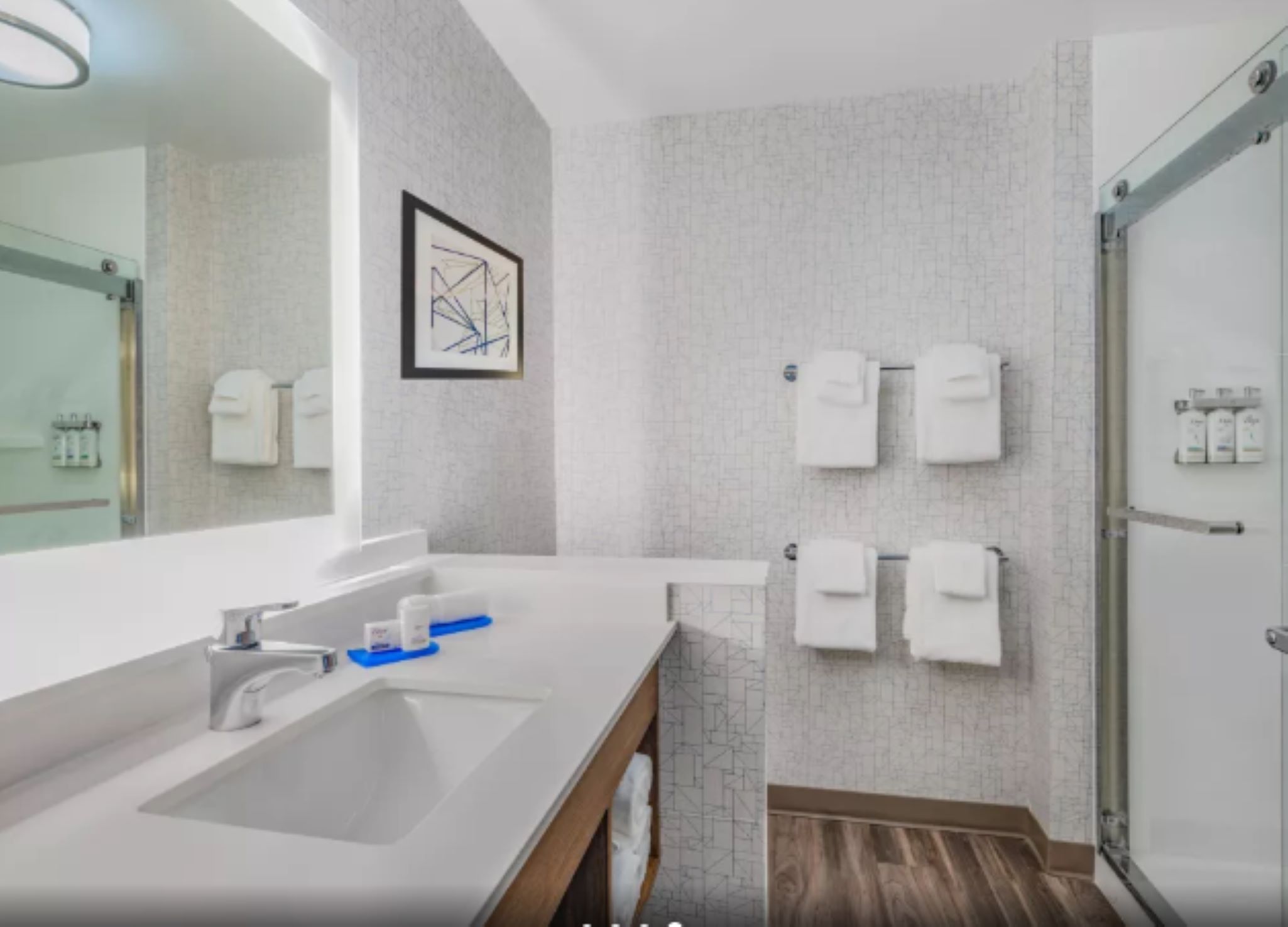 holiday inn express and suites ruskin an ihg hotel