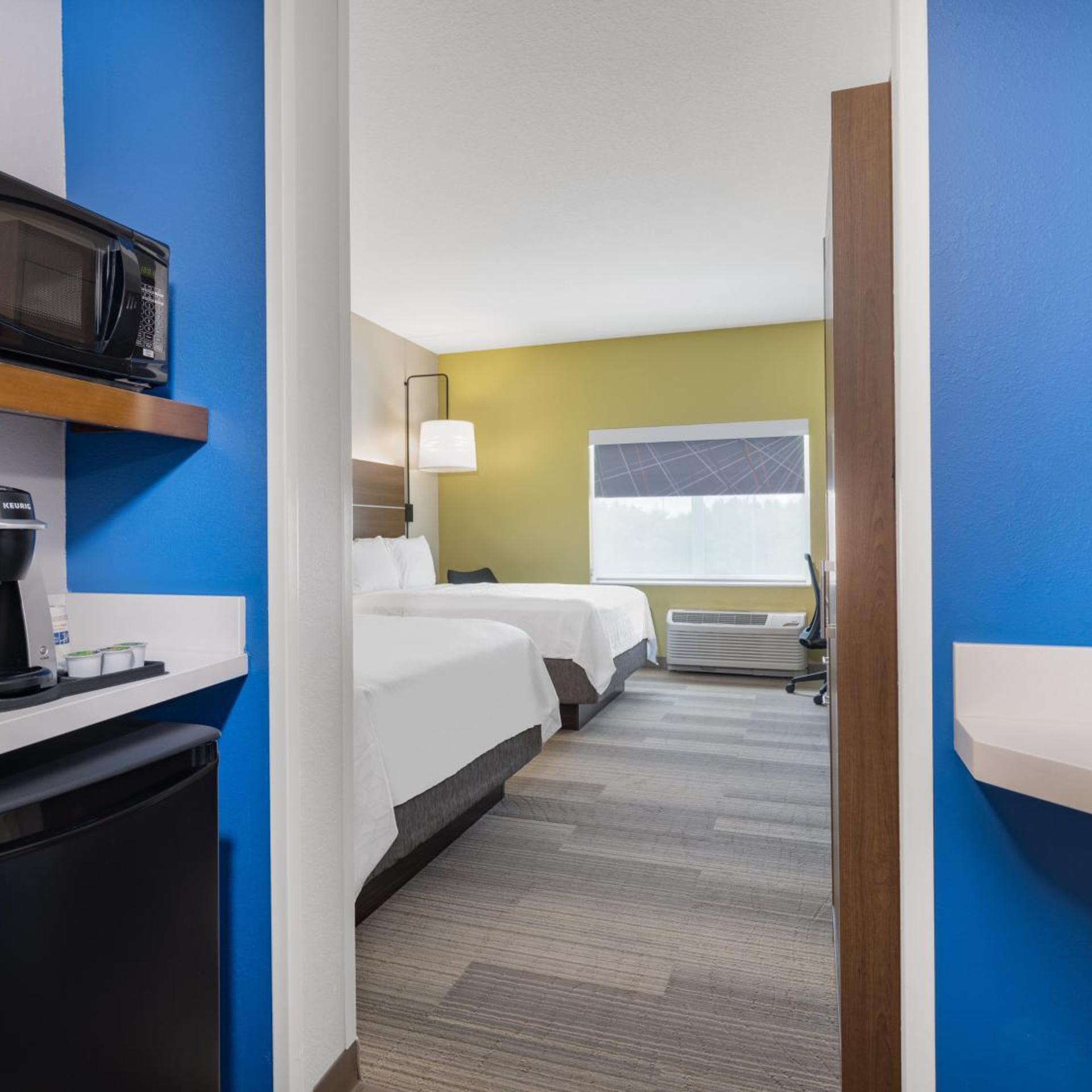 holiday inn express and suites ruskin an ihg hotel