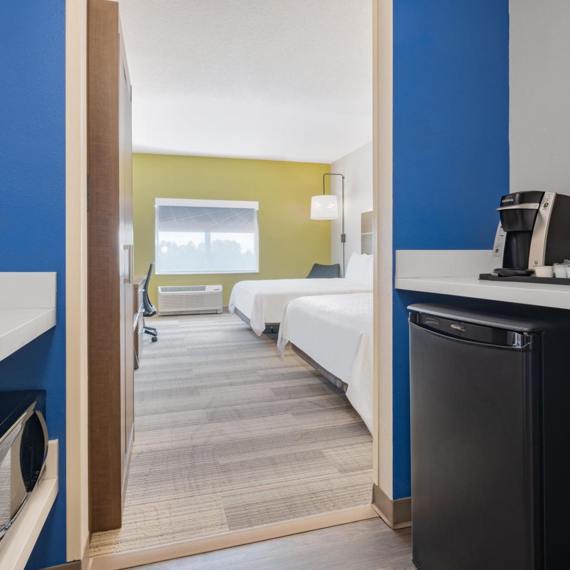 holiday inn express and suites ruskin an ihg hotel