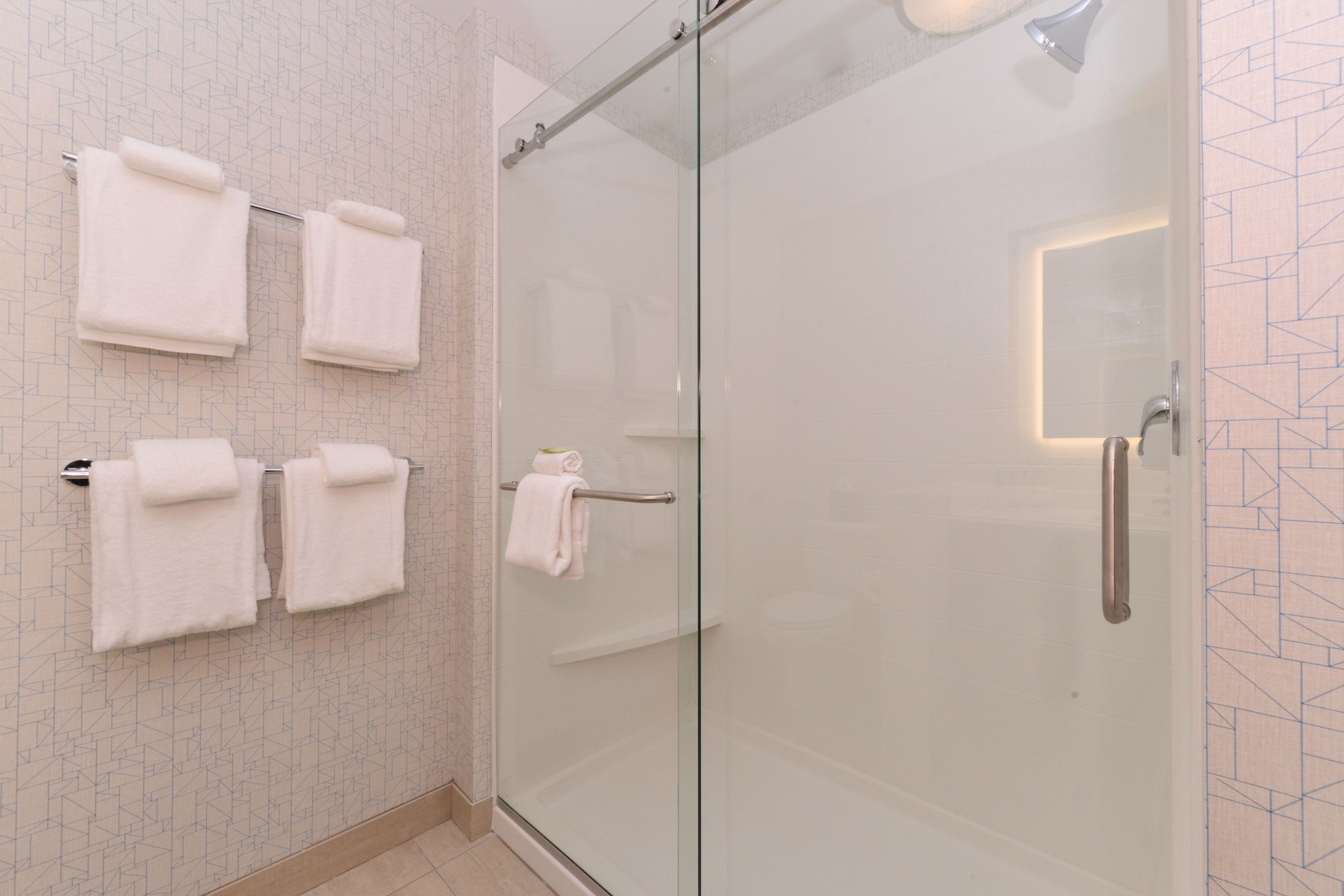 holiday inn express and suites ruskin an ihg hotel