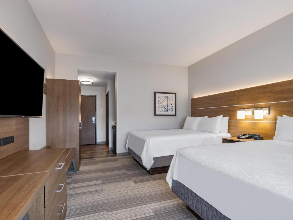 holiday inn express and suites ruskin an ihg hotel