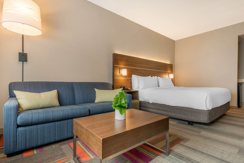 holiday inn express and suites ruskin an ihg hotel