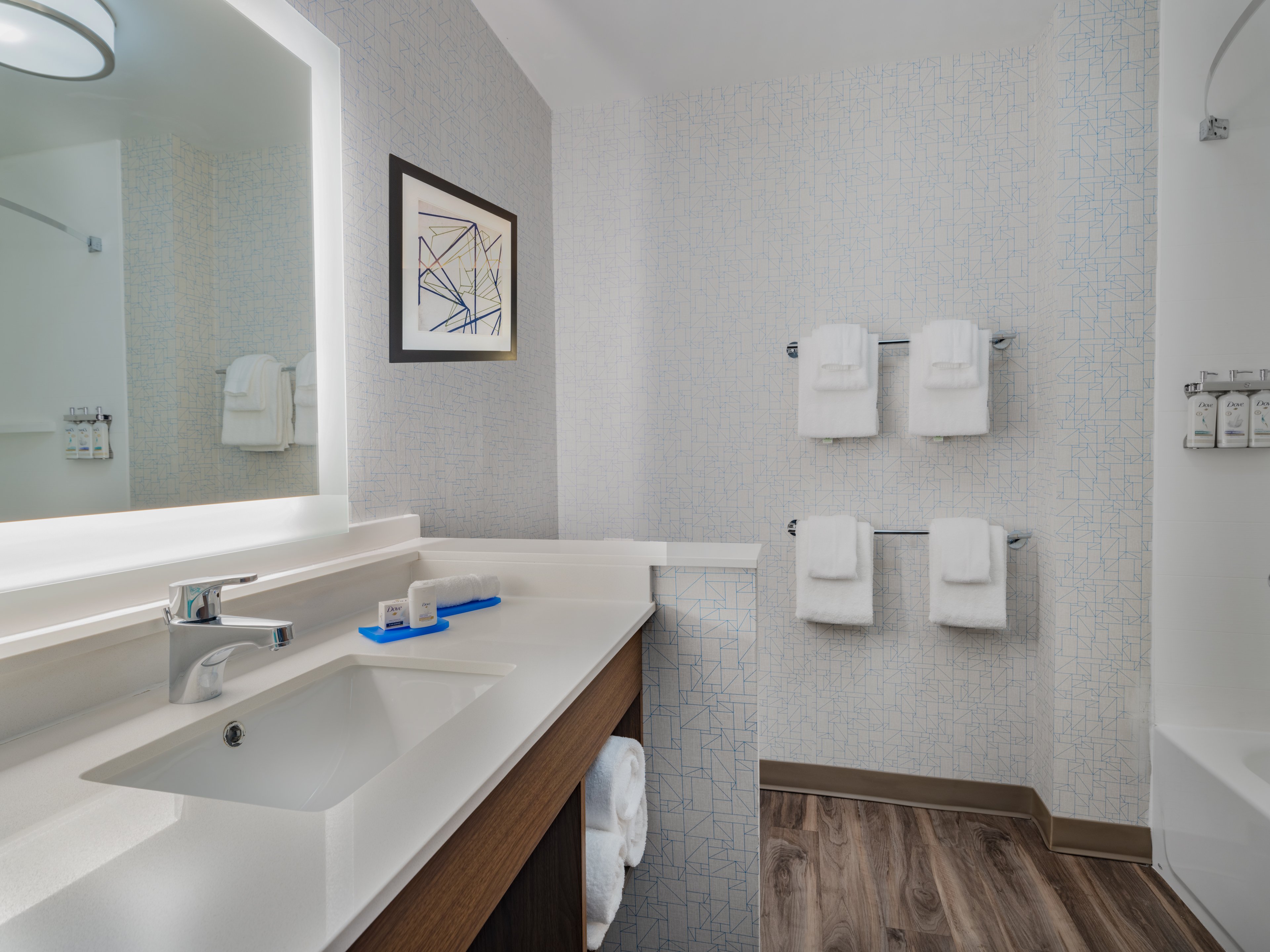 holiday inn express and suites ruskin an ihg hotel