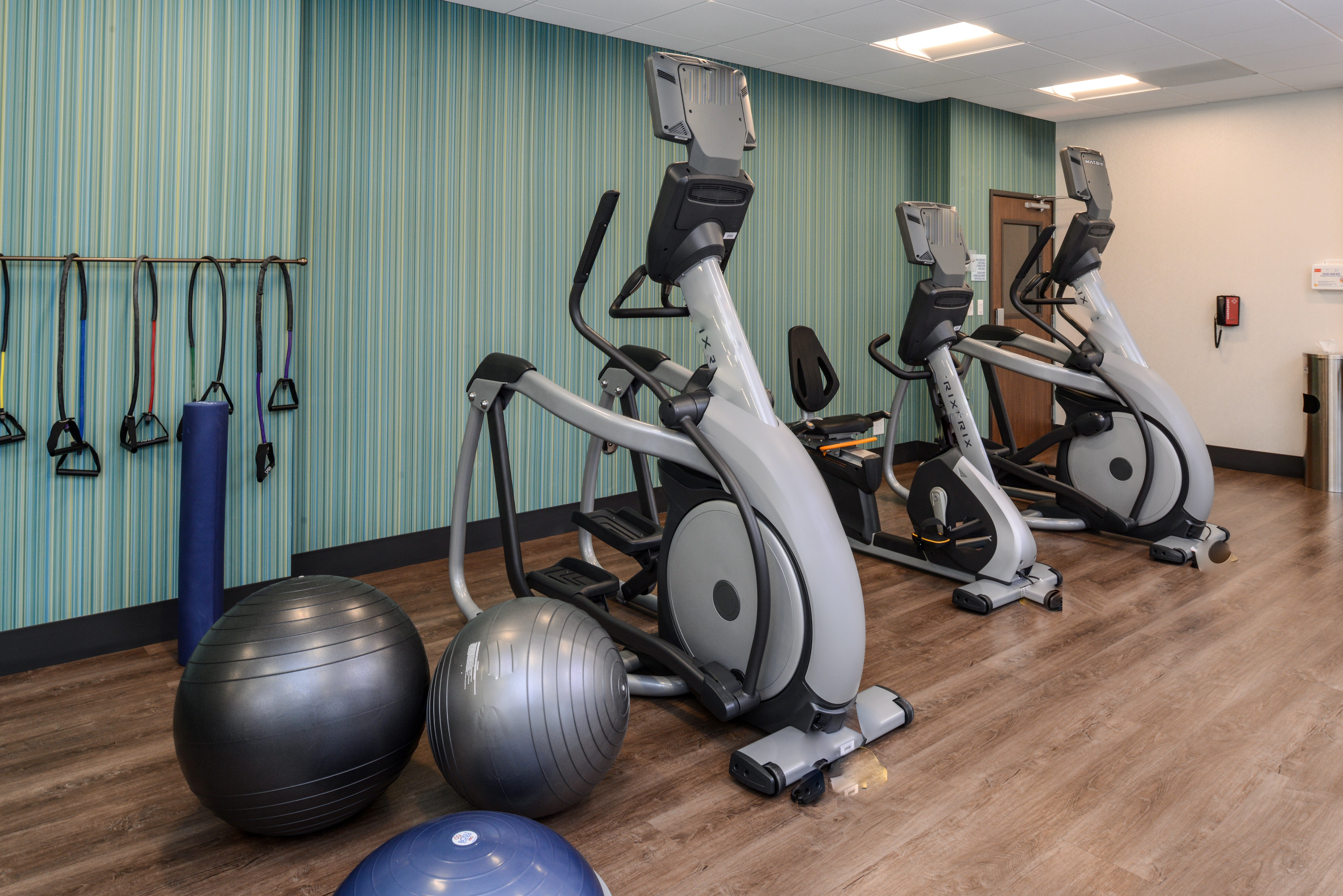 holiday inn express and suites ruskin an ihg hotel