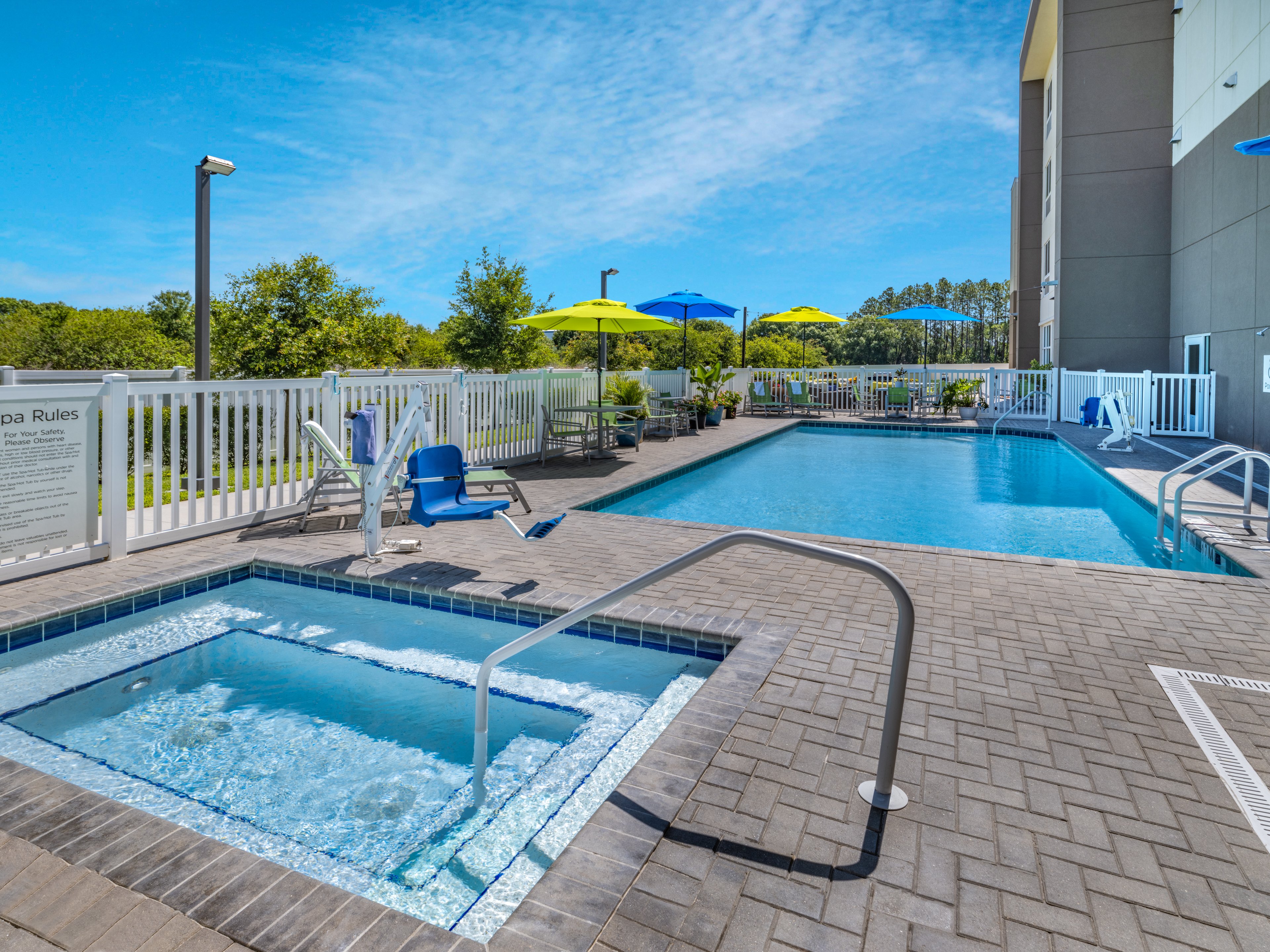 holiday inn express and suites ruskin an ihg hotel