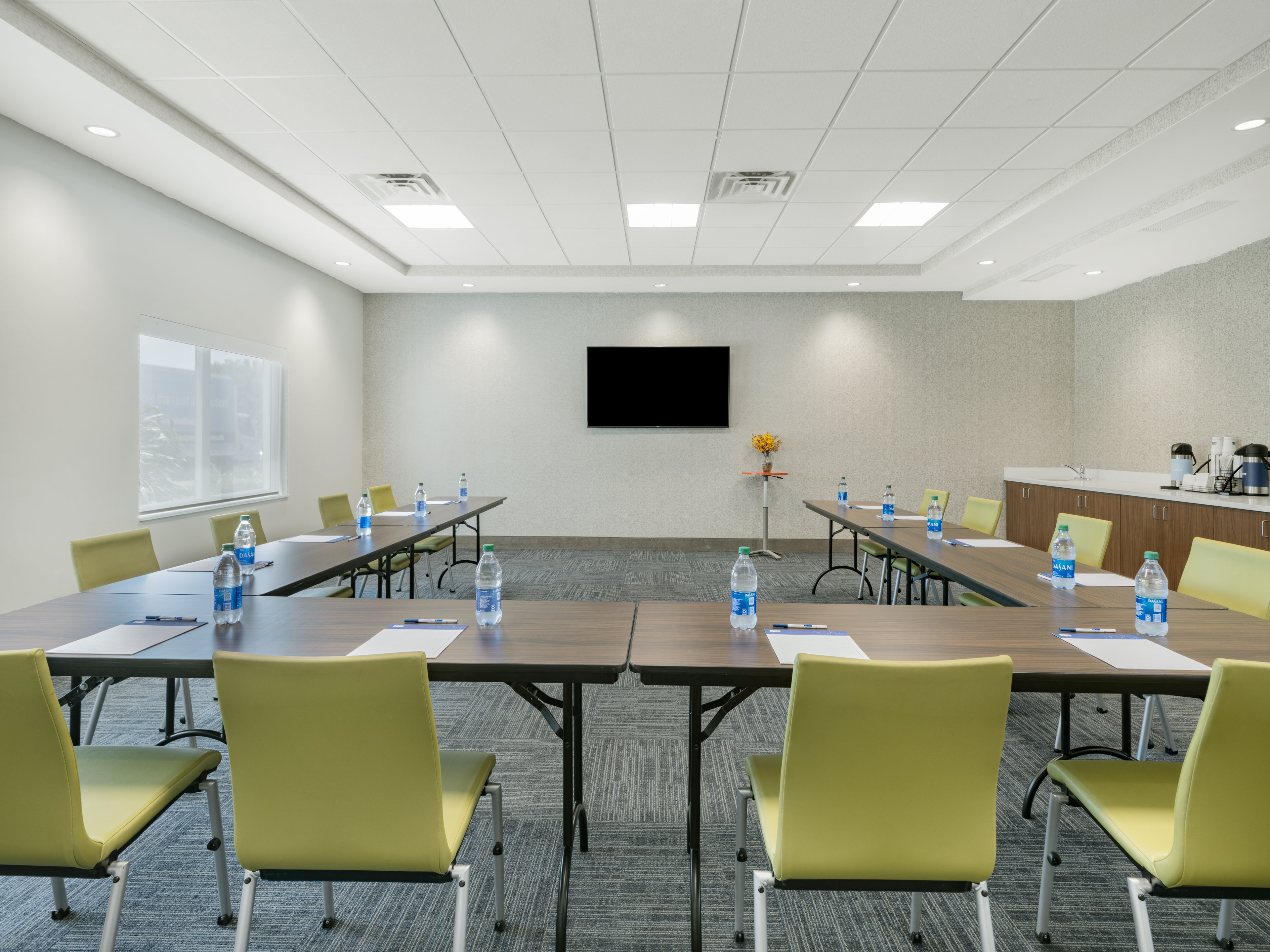 holiday inn express and suites ruskin an ihg hotel