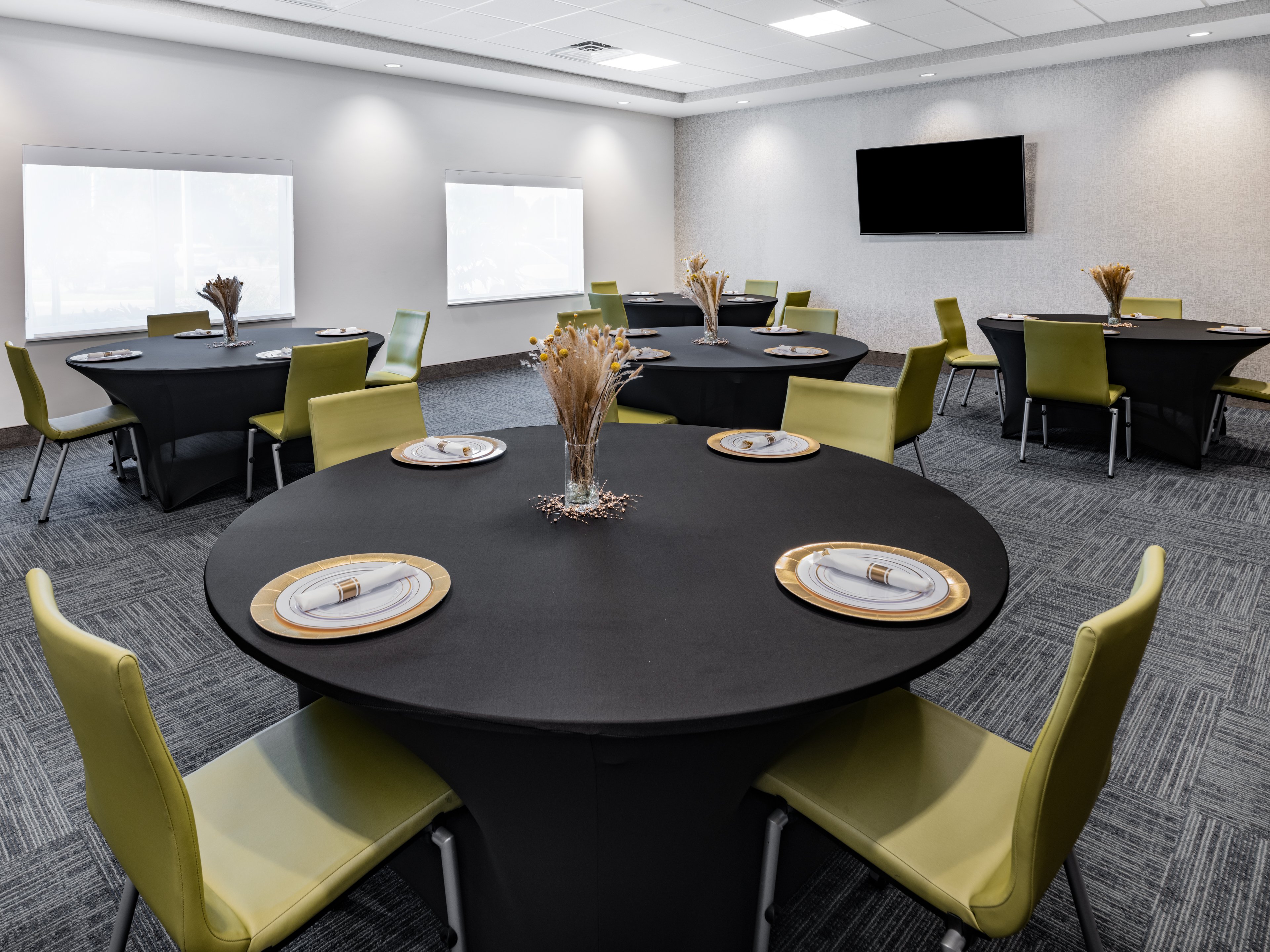holiday inn express and suites ruskin an ihg hotel