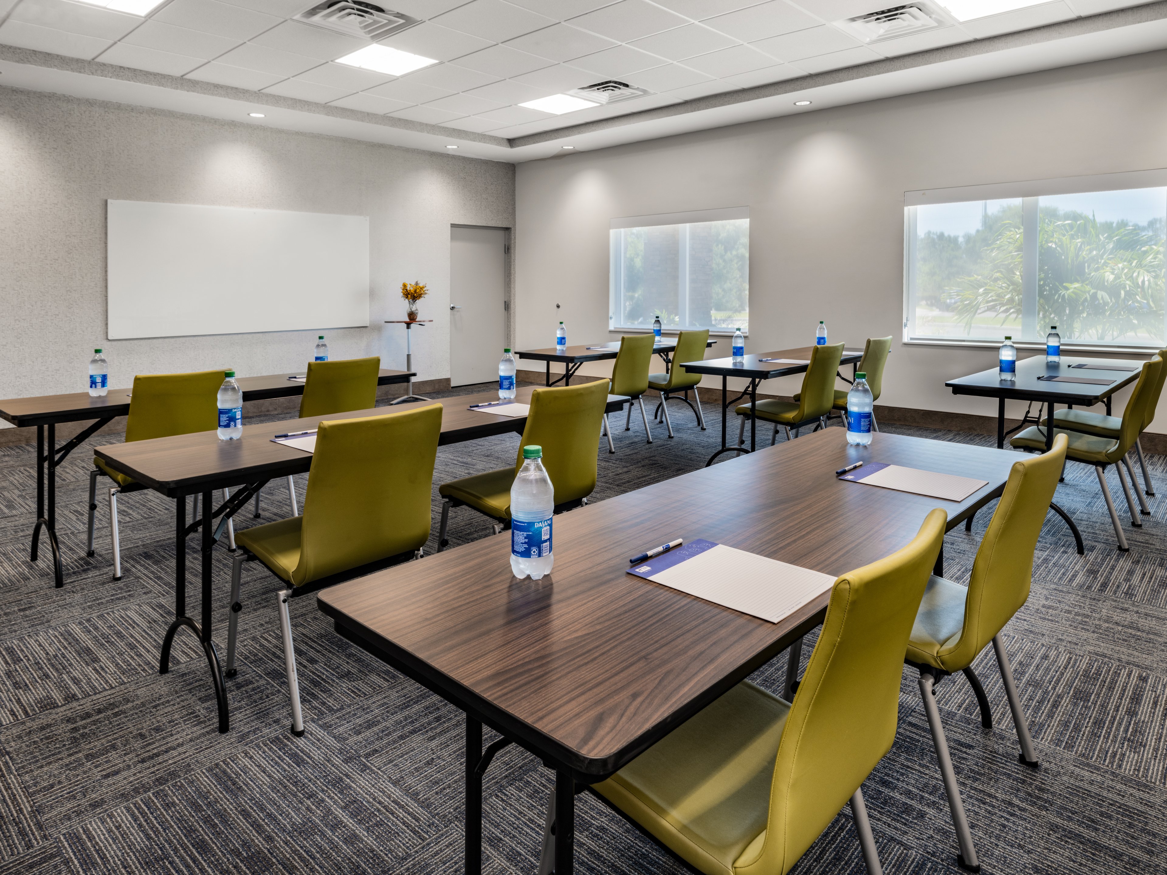 holiday inn express and suites ruskin an ihg hotel