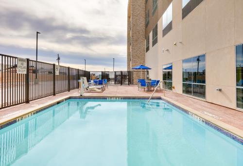 holiday inn express kermit an ihg hotel