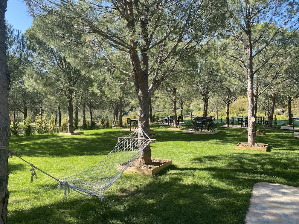 elyada otel ve bag evi