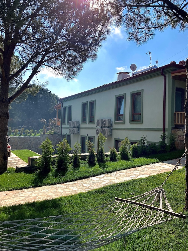 elyada otel ve bag evi