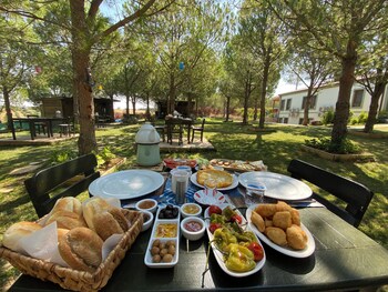 elyada otel ve bag evi