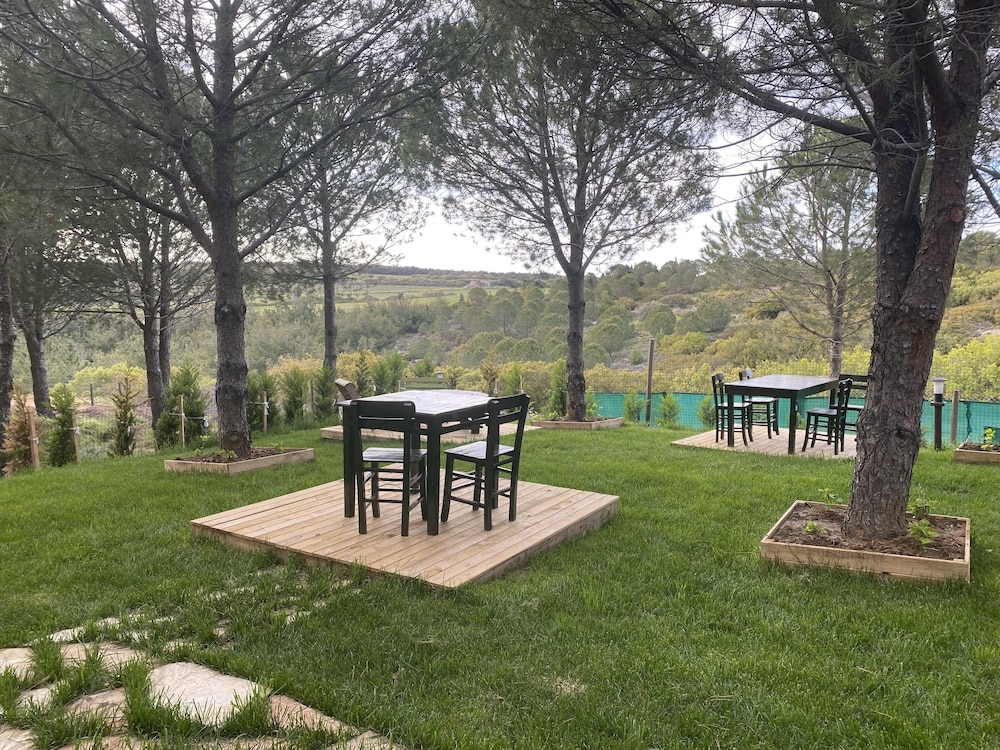 elyada otel ve bag evi