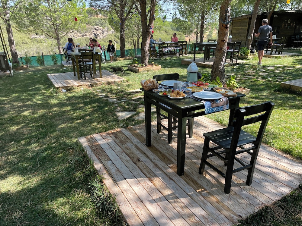 elyada otel ve bag evi