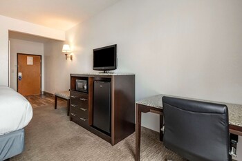 comfort inn and suites