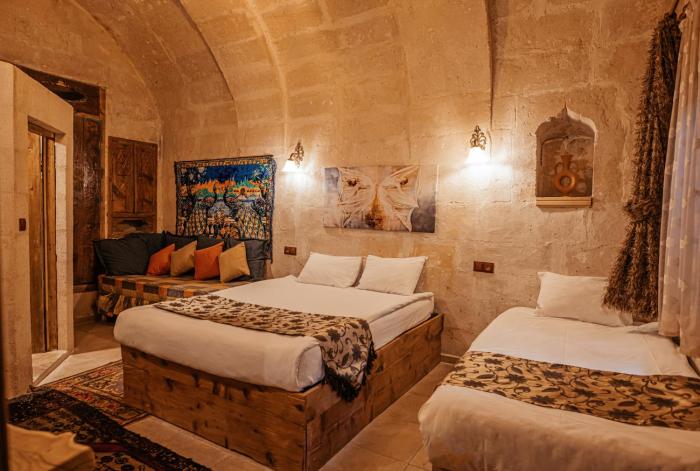 larissa cave hotel