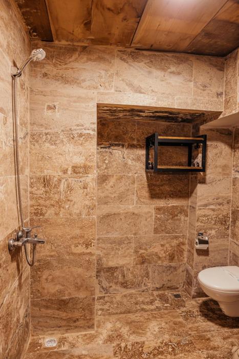 larissa cave hotel
