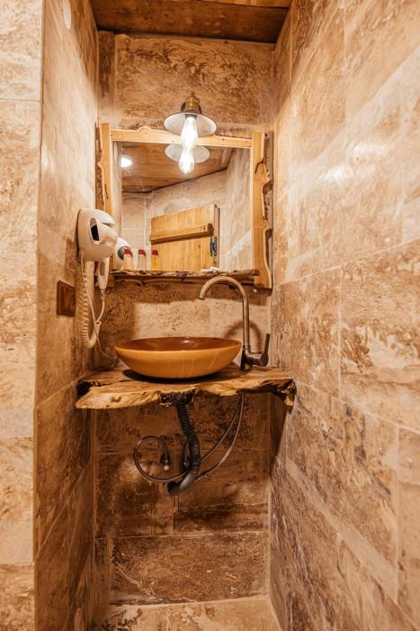 larissa cave hotel
