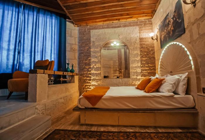 larissa cave hotel