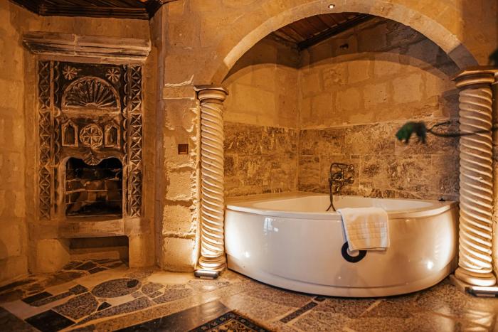 larissa cave hotel